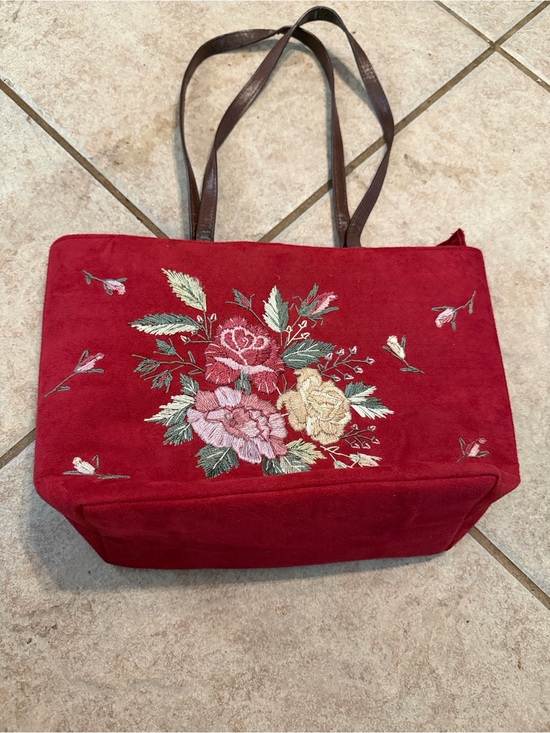 Capelli Straworld INC Handbags - Red Embroidered Floral Tote Bag with Brown Straps